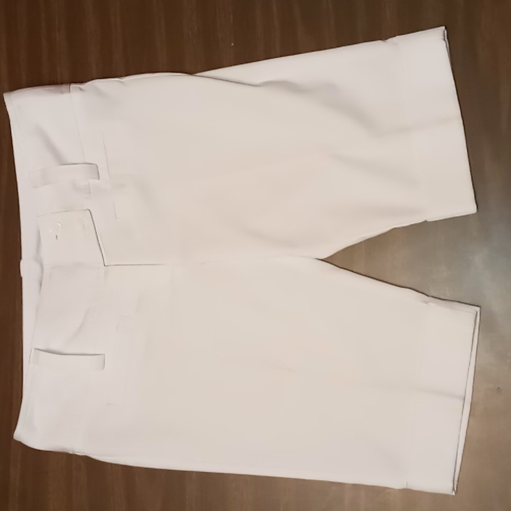 StarCity Size 9 White Shorts